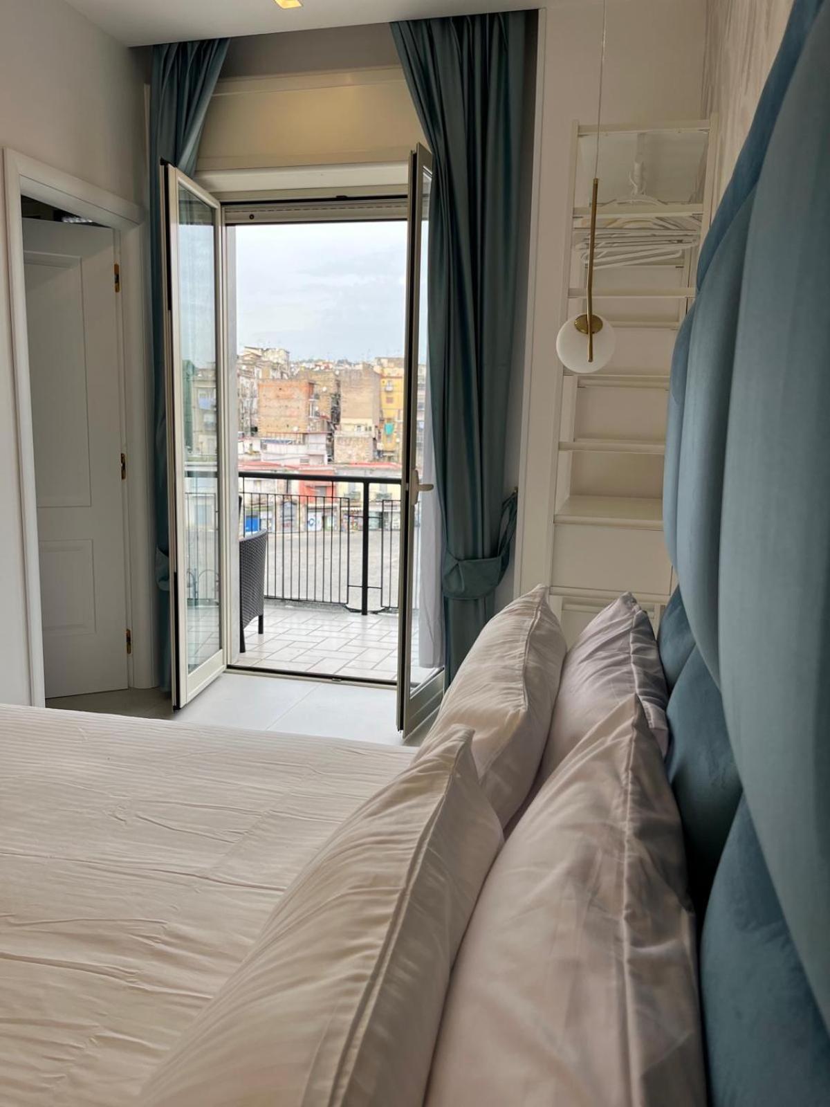 Luxury Masaniello Hotel Napoli Exterior foto